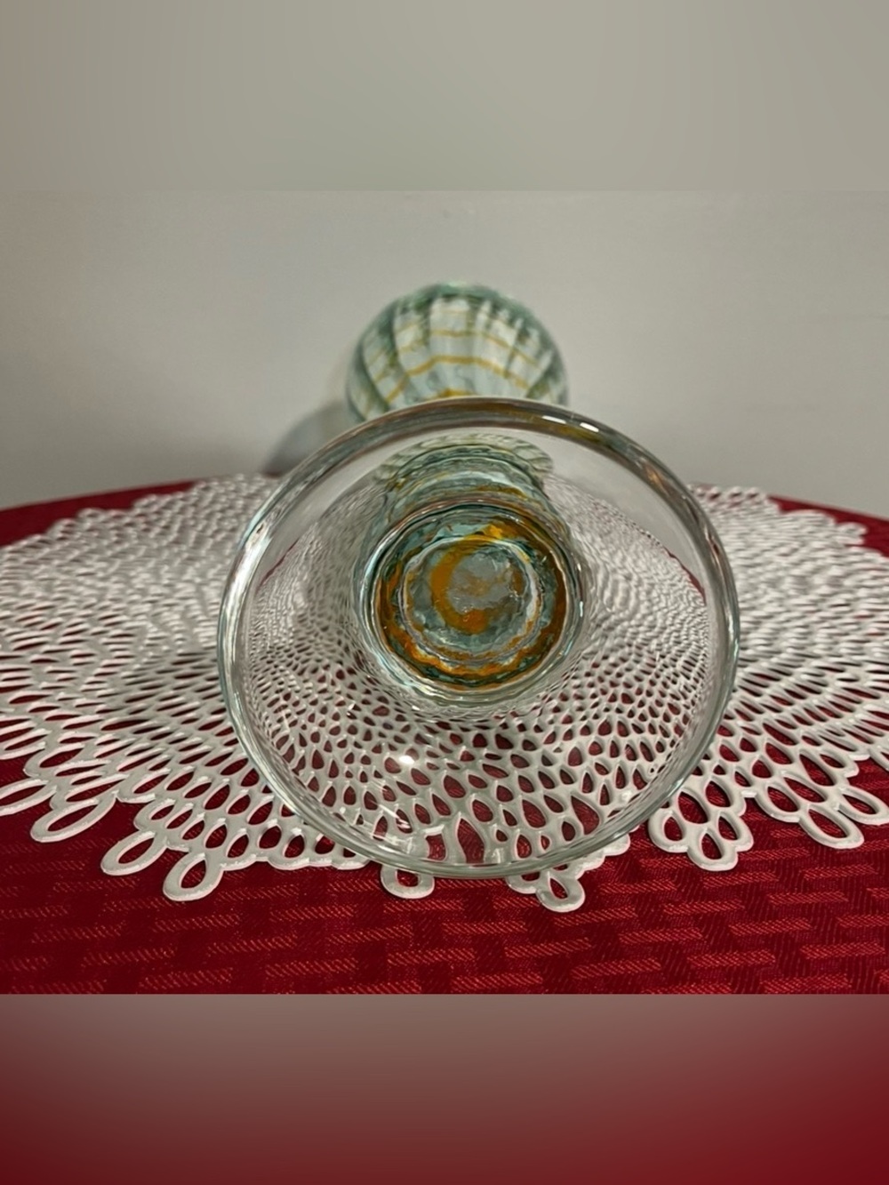 🌸 EUC Studio Glass Collection
Verre Artisanal Vase 15.5"
Ribbed Aqua Glass Vase - Picture 5 of 5
